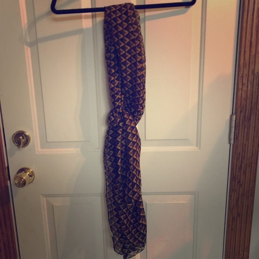 Geometric Black / Brown /Gold Pattern Scarf